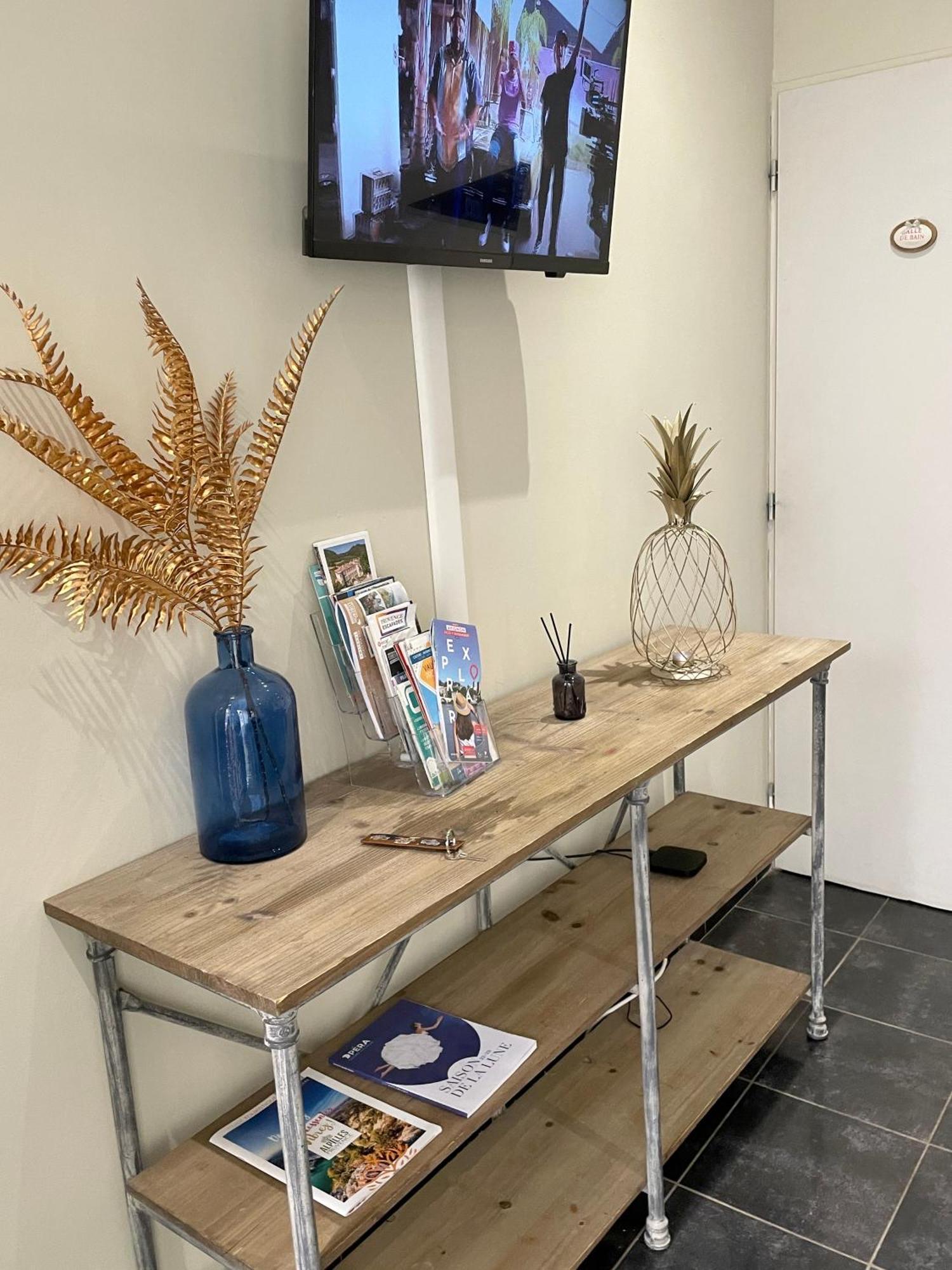 Studi'O Luberon Apartamento Clavaillan Exterior foto
